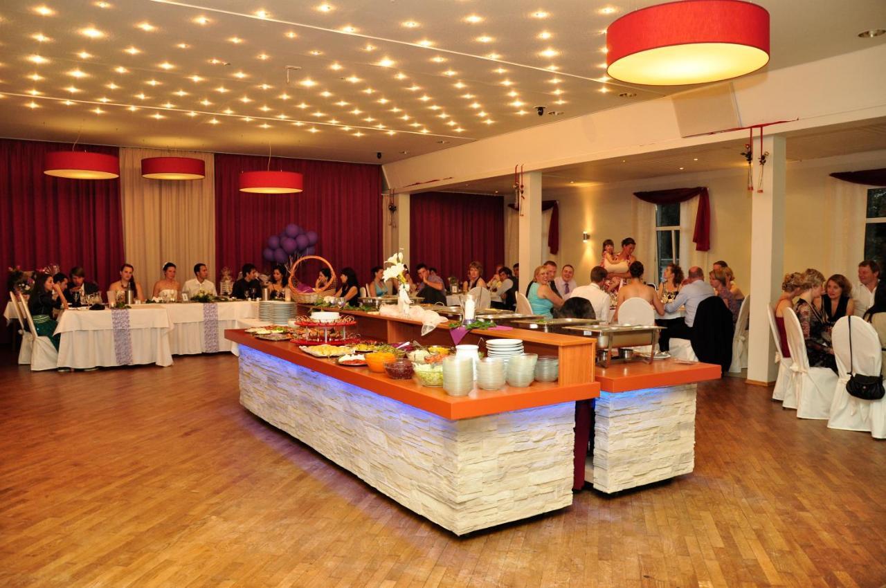 Hotel & Restaurant Zum Deutschen Hause Kirchhatten Extérieur photo
